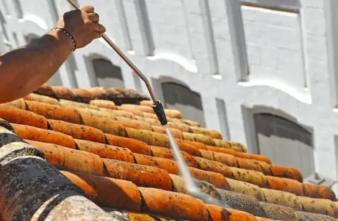 Nettoyage de toitures - Bians-les-Usiers